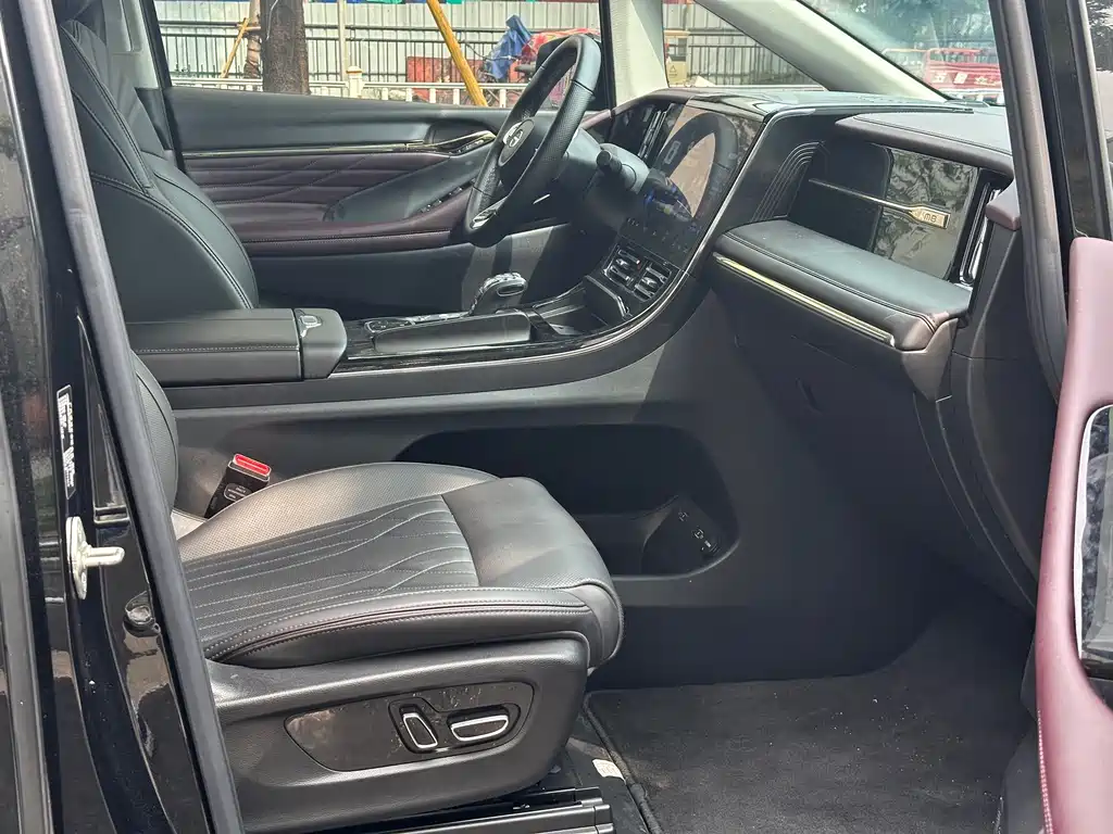 GAC Trumpchi M8 2023 — фото 8