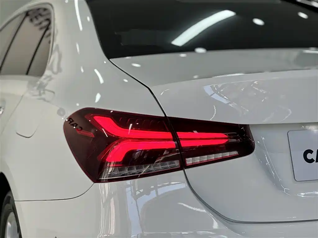 Mercedes-Benz A-Class 2019 — фото 9