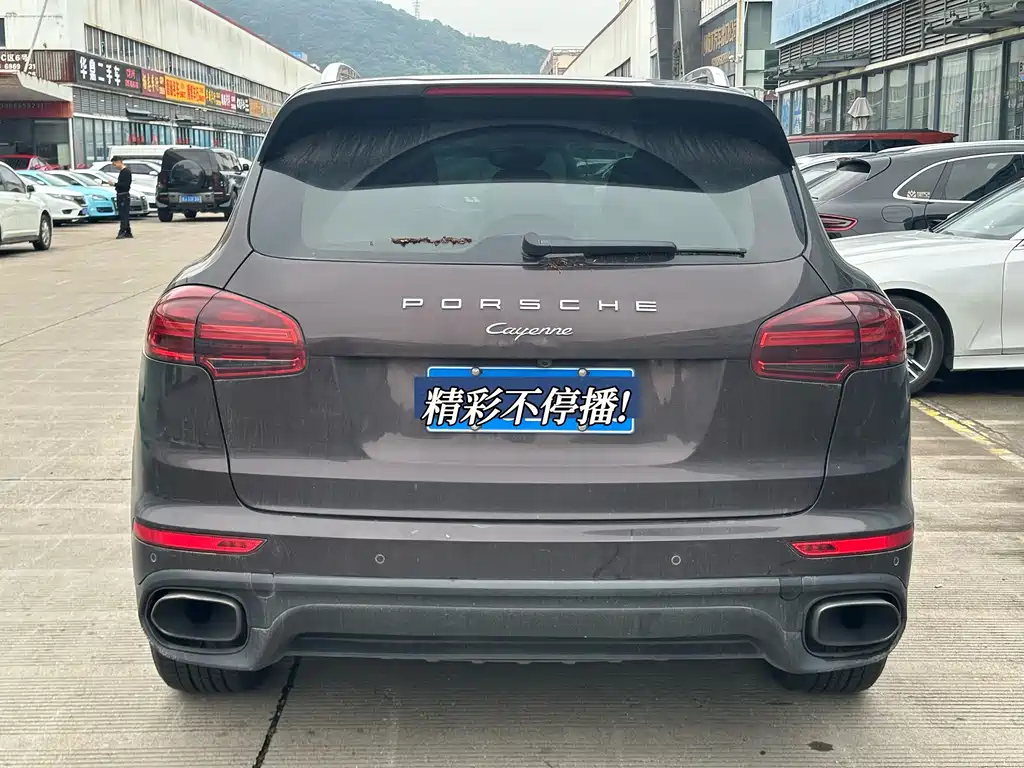 Porsche Cayenne 2016 — фото 9
