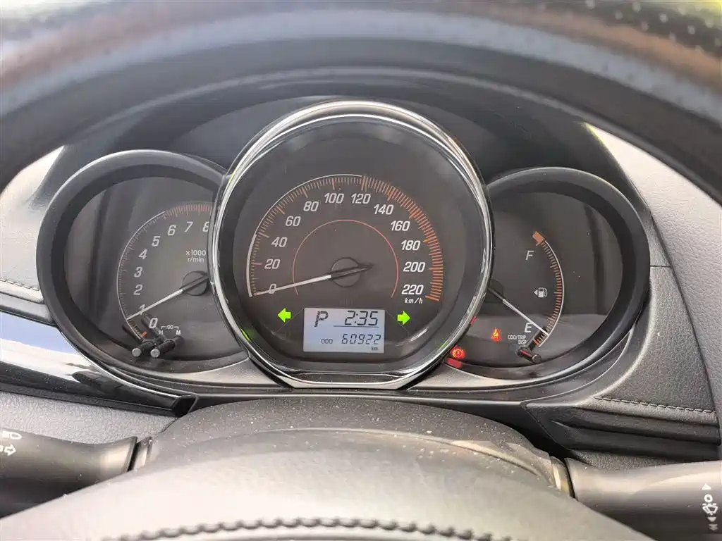Toyota Yaris L 2020 — фото 4