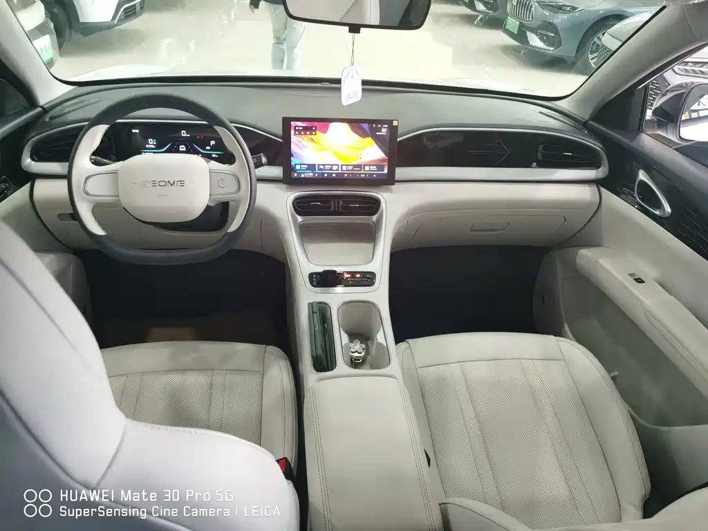 Geely Galaxy Starwish 2025 — фото 8