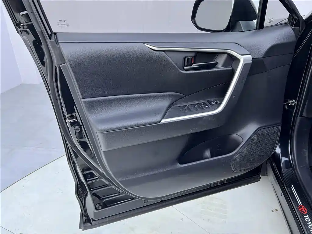 Toyota Wildlander 2023 — фото 17