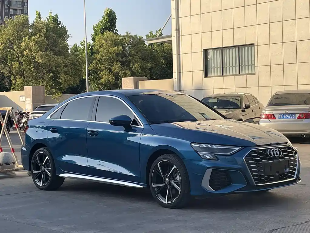 Audi A3 2022 — фото 3