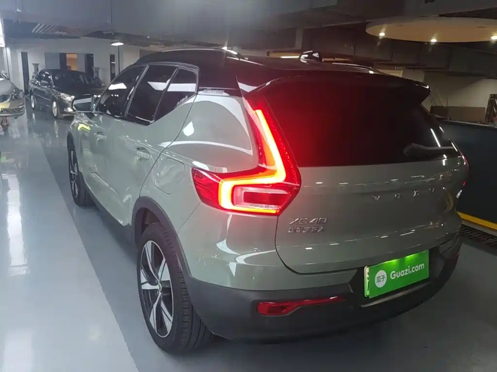 Volvo XC40 NEV 2021 — фото 5