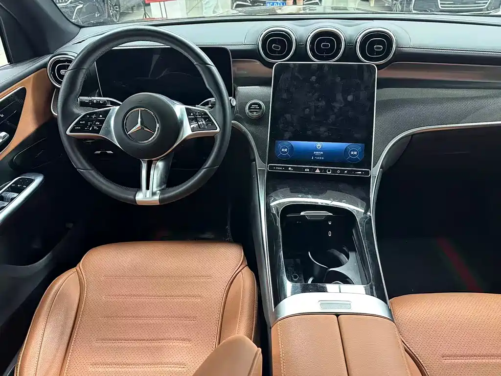 Mercedes-Benz GLC 2023