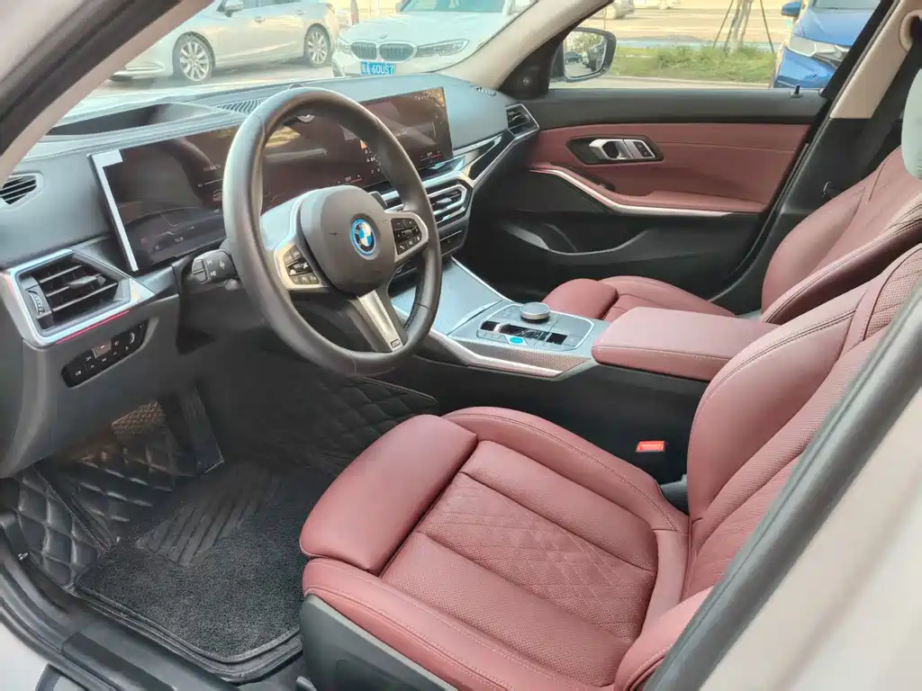 BMW i3 2024 — фото 9
