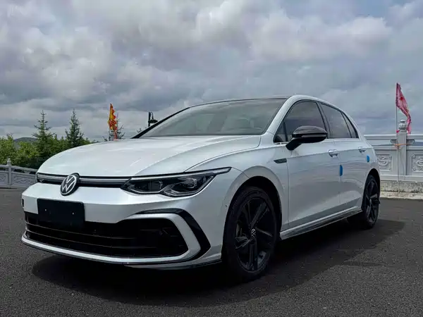 Volkswagen Golf 2021
