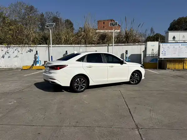 Kia K3 2013