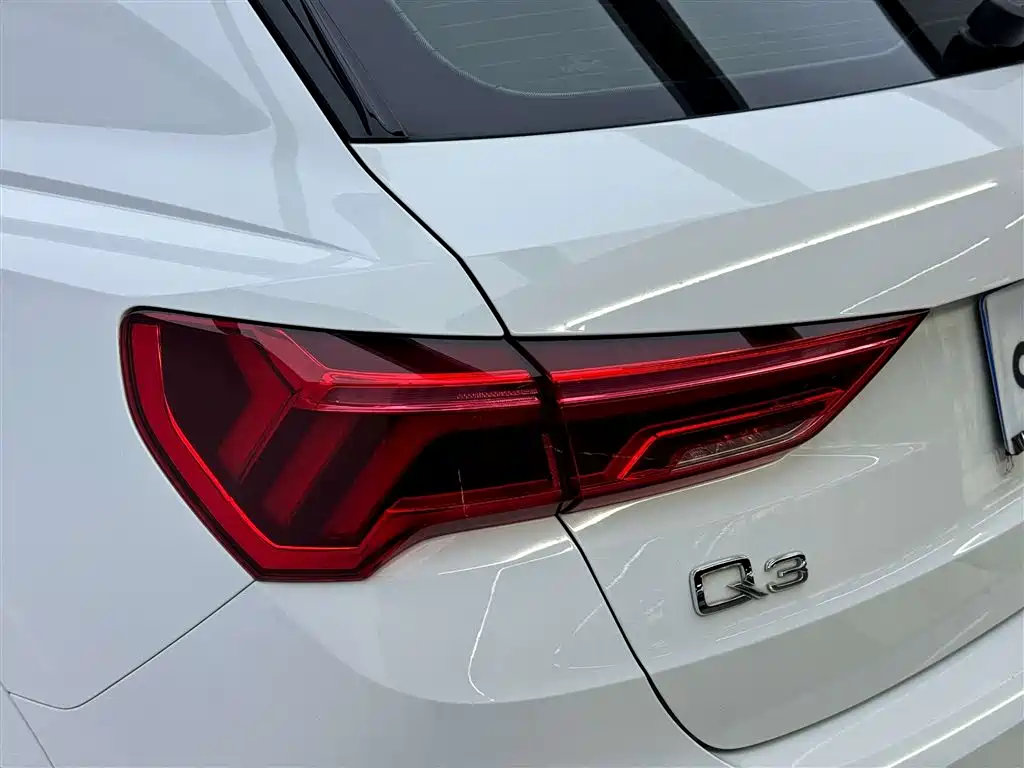 Audi Q3 2023 — фото 10