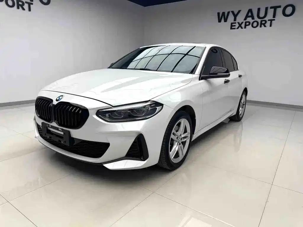 BMW 1 Series 2022 — фото 1