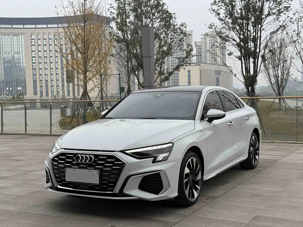 Audi A3 2024 — фото 18