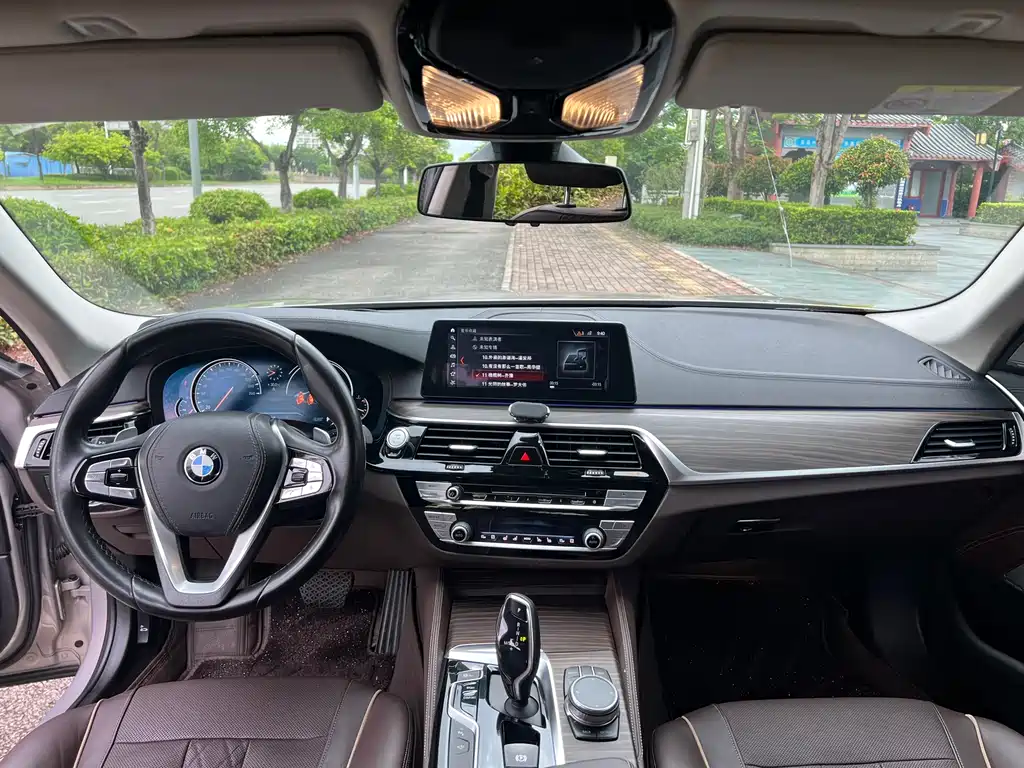 BMW 5 Series 2018 — фото 5