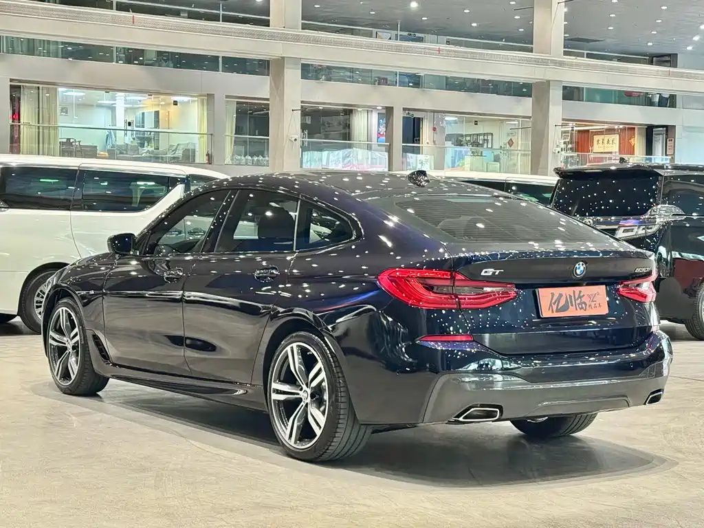 BMW 6 Series GT 2023 — фото 16