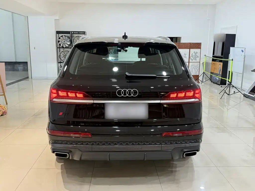 Audi Q7 2025 — фото 13