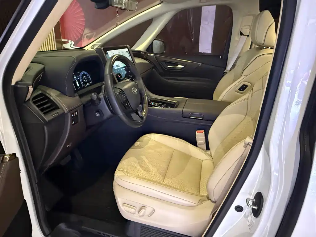 Toyota Alphard 2023 — фото 4