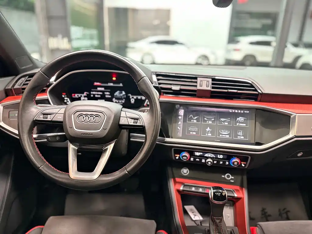 Audi Q3 2022 — фото 19