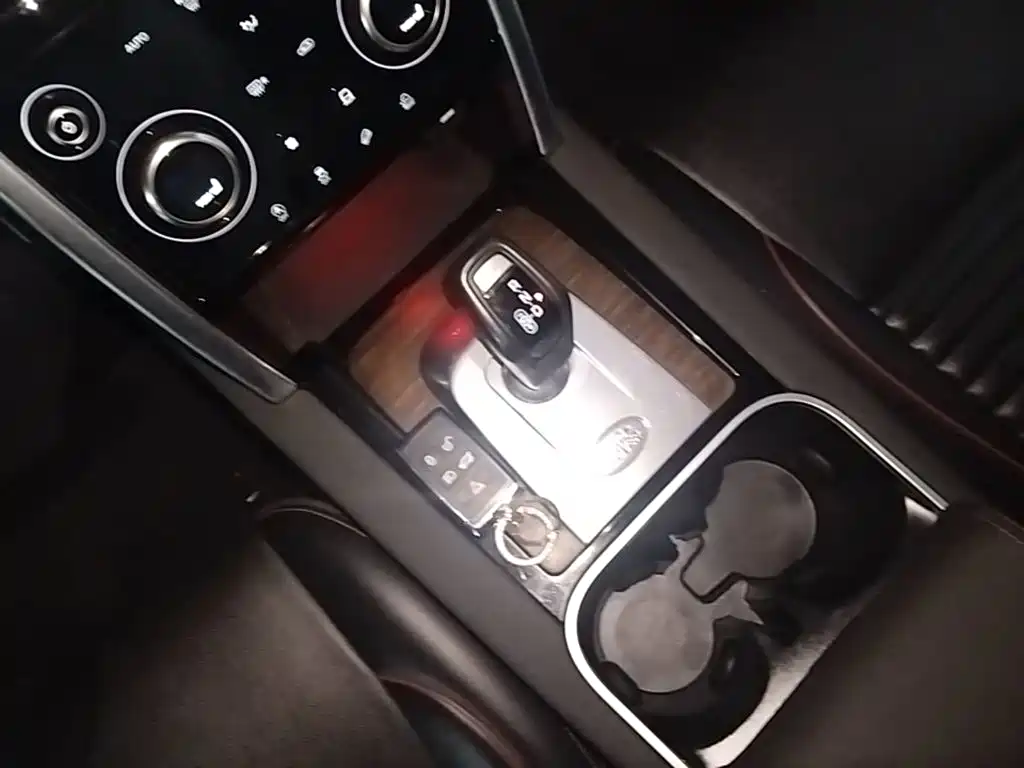 Land Rover Discovery Sport 2022 — фото 14