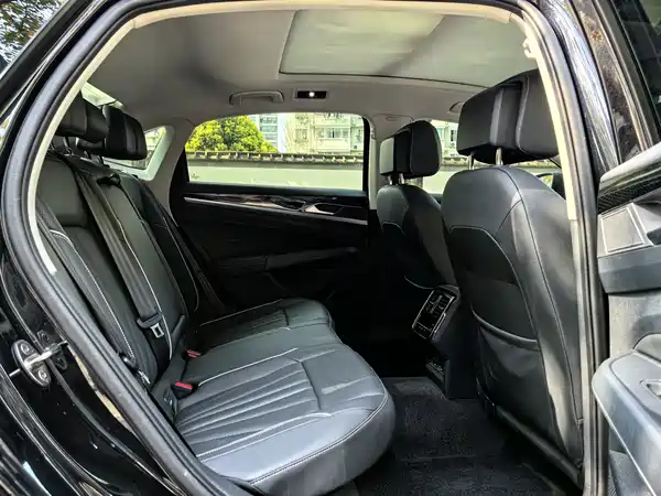 Volkswagen Passat 2023