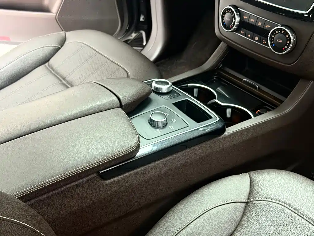 Mercedes-Benz GLE 2017 — фото 15
