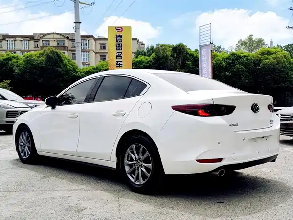 Mazda 3 Axela 2022