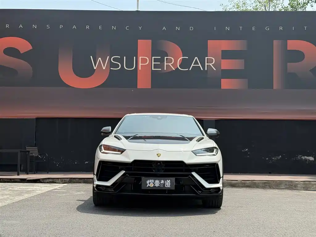 Lamborghini Urus 2024