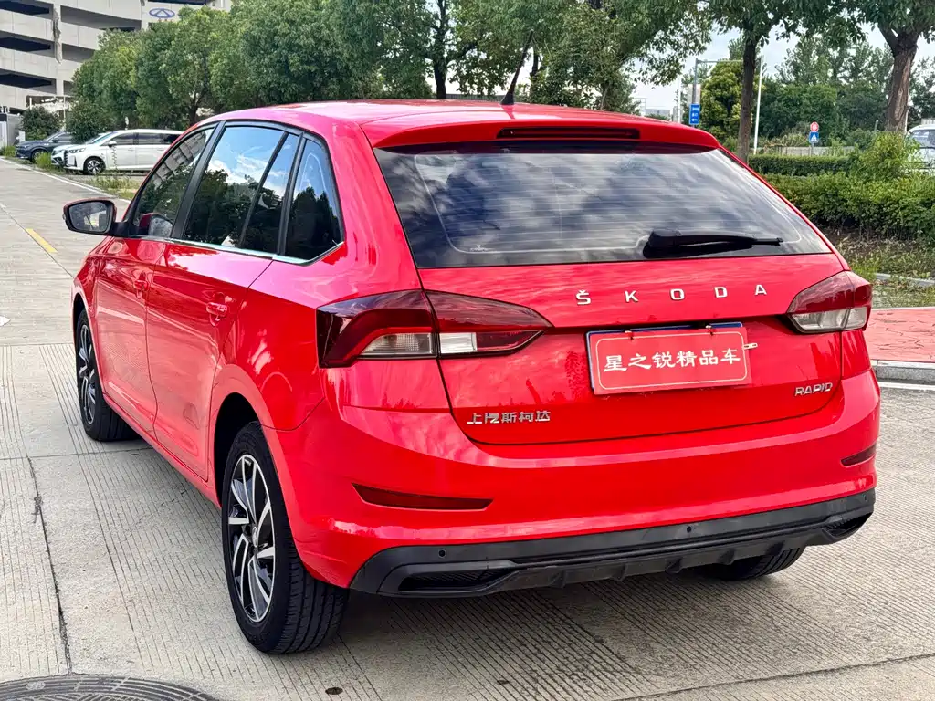 Skoda Rapid Spaceback 2020 — фото 7