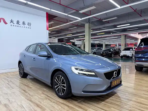 Volvo V40 2018