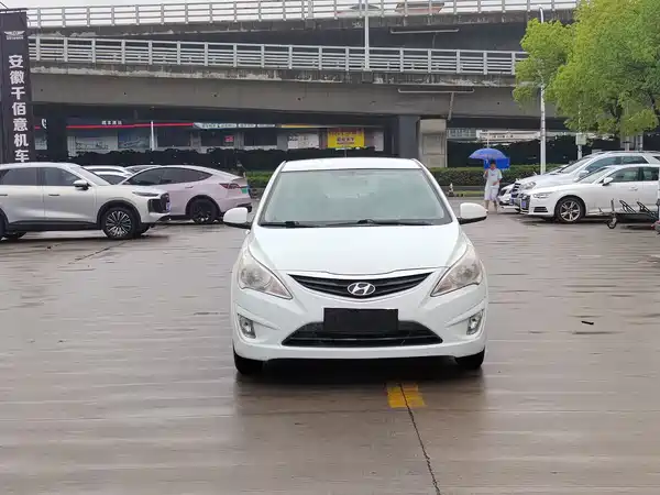 Hyundai Accent 2013