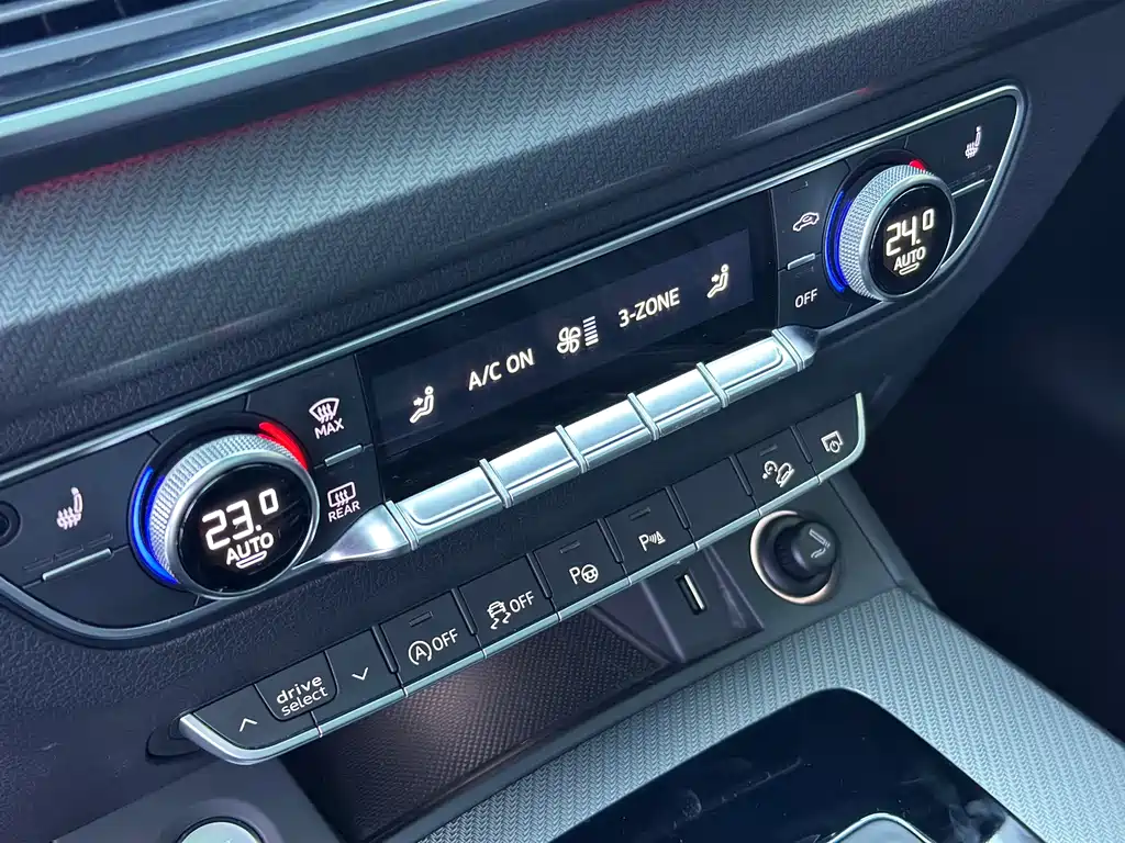 Audi Q5L 2022 — фото 10