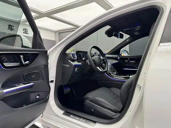 Mercedes-Benz C-Class 2023