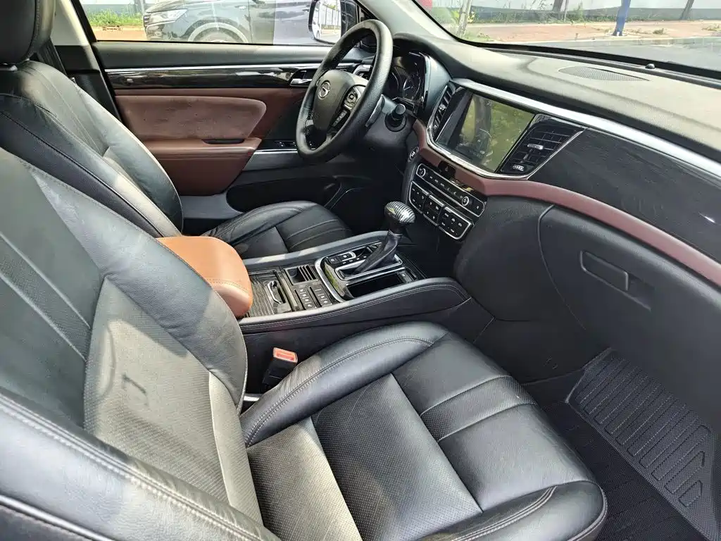 GAC Motor Trumpchi GS8 2018 — фото 19