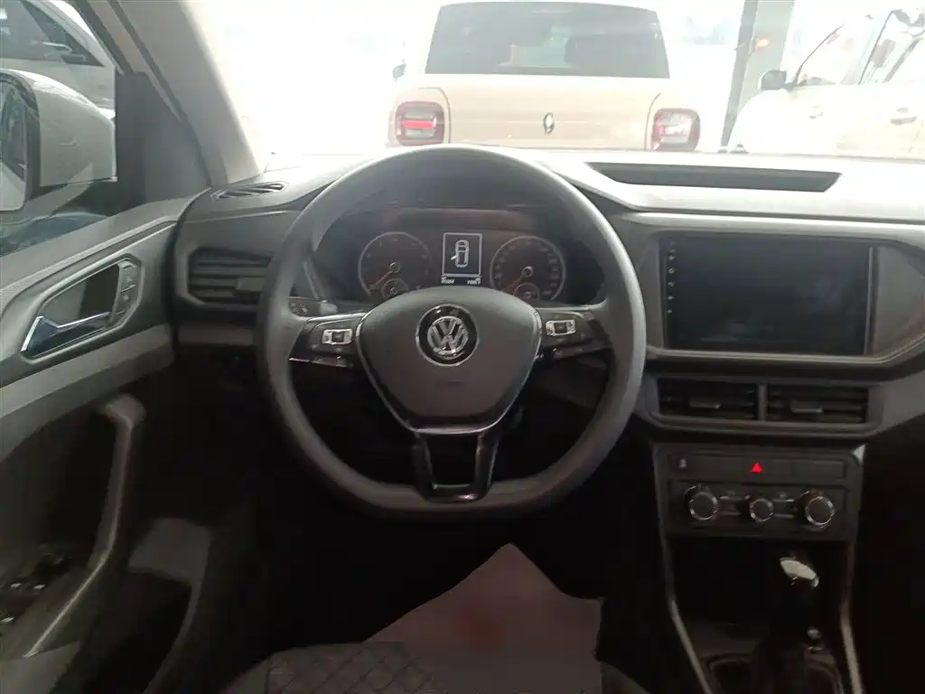 Volkswagen T-Cross 2020 — фото 11