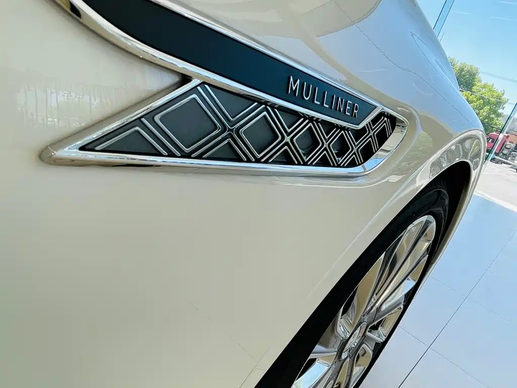 Bentley Flying Spur Plug-In Hybrid 2025 — фото 22