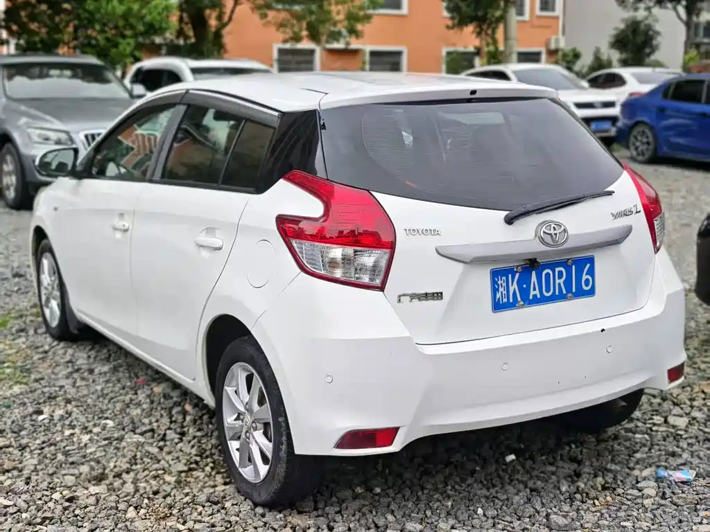 Toyota Yaris L 2014