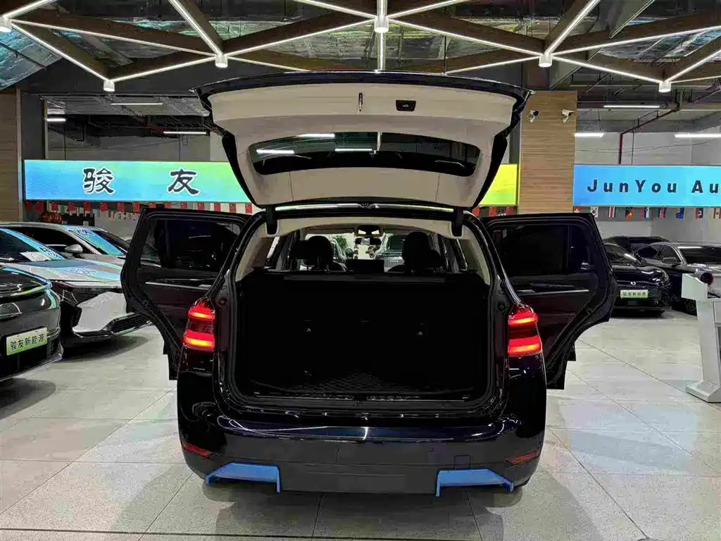 BMW iX3 2021 — фото 16