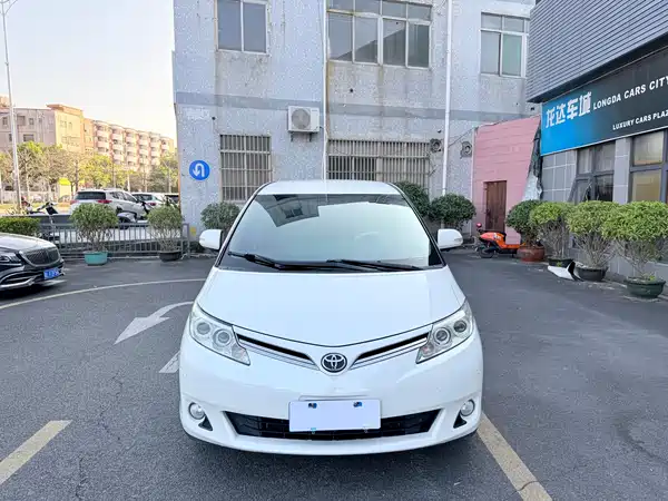 Toyota Previa 2015