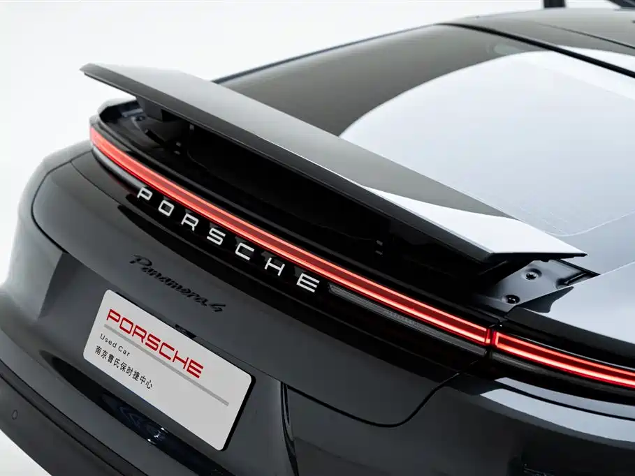 Porsche Panamera 2025