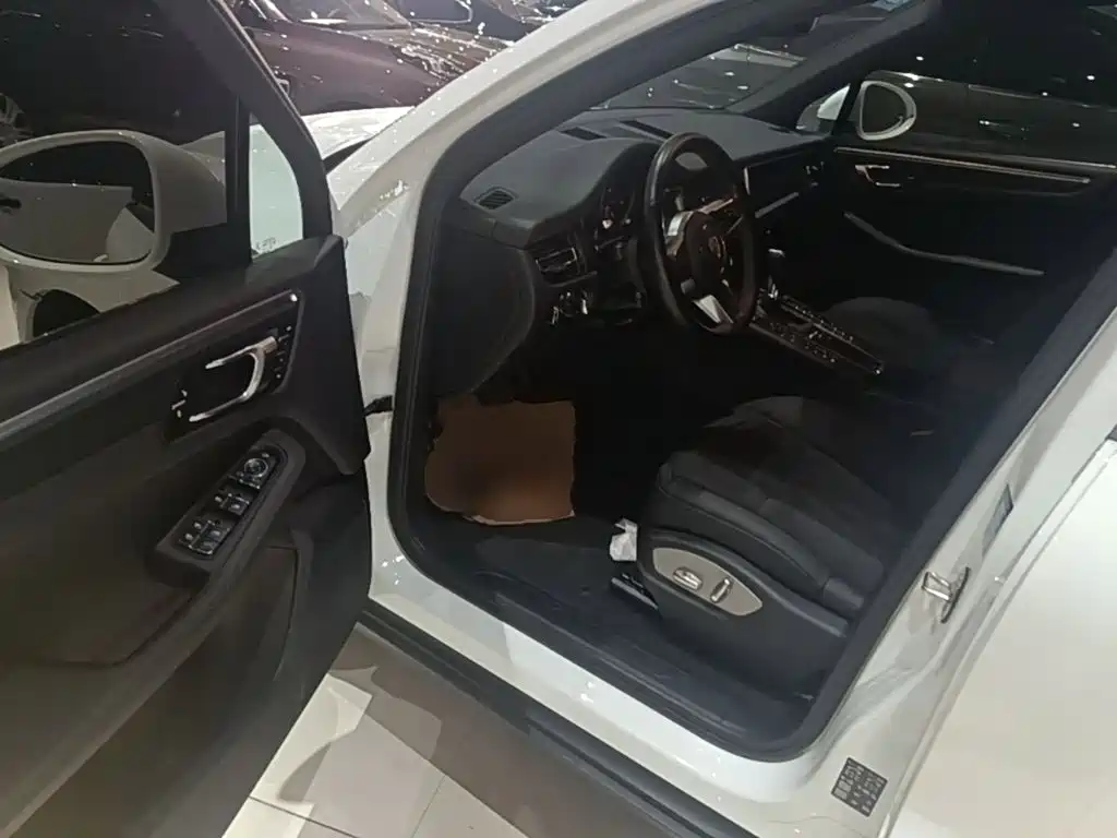 Porsche Macan 2019 — фото 16