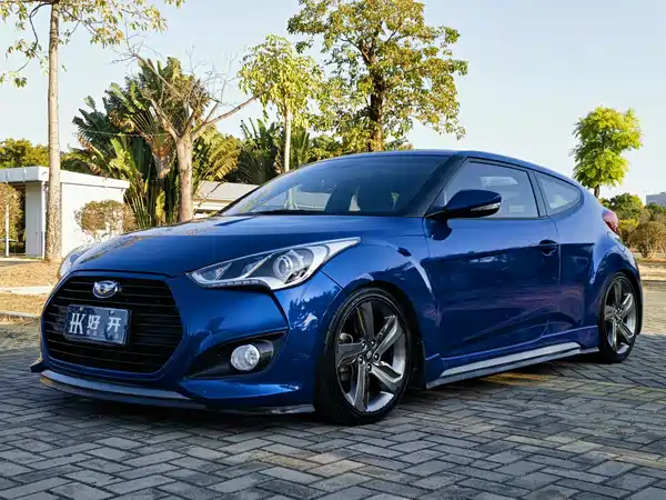 Hyundai Veloster 2012