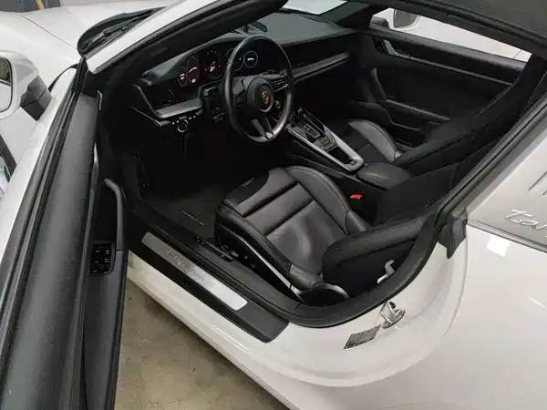 Porsche 911 2021