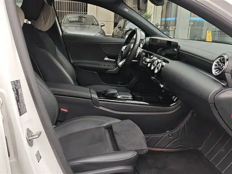 Mercedes-Benz A-Class 2023 — фото 15
