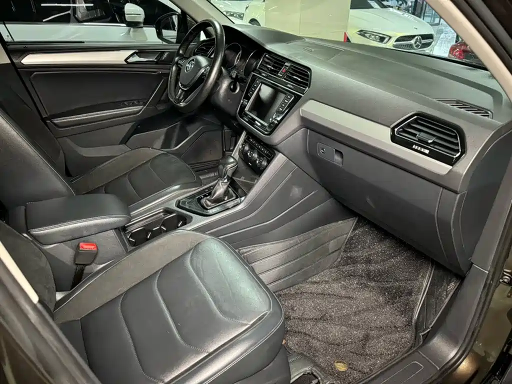 Volkswagen Tiguan L 2018 — фото 20