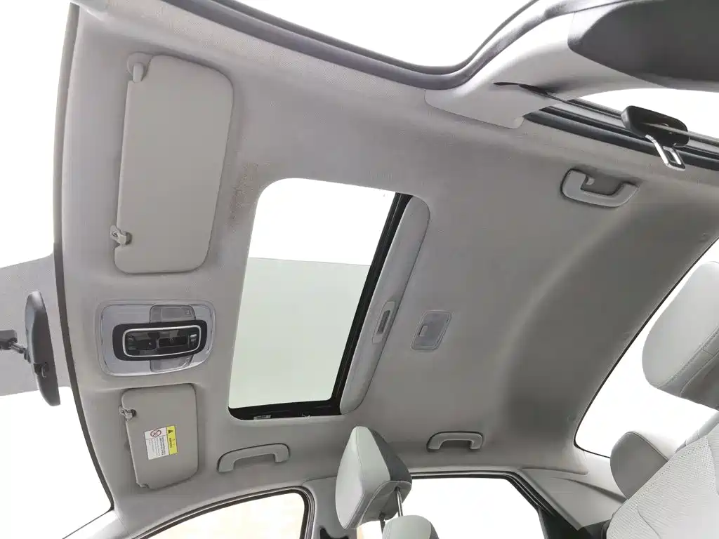 Hyundai Elantra 2021 — фото 14