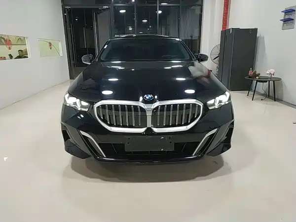 BMW 5 Series 2025