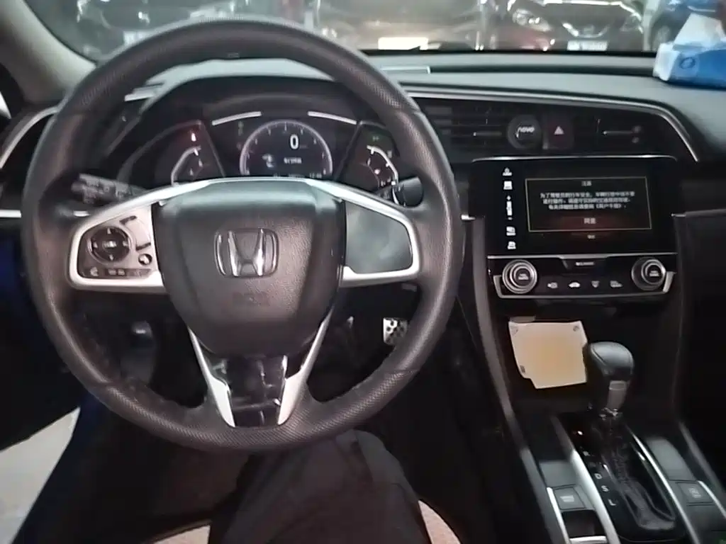 Honda Civic 2019 — фото 10