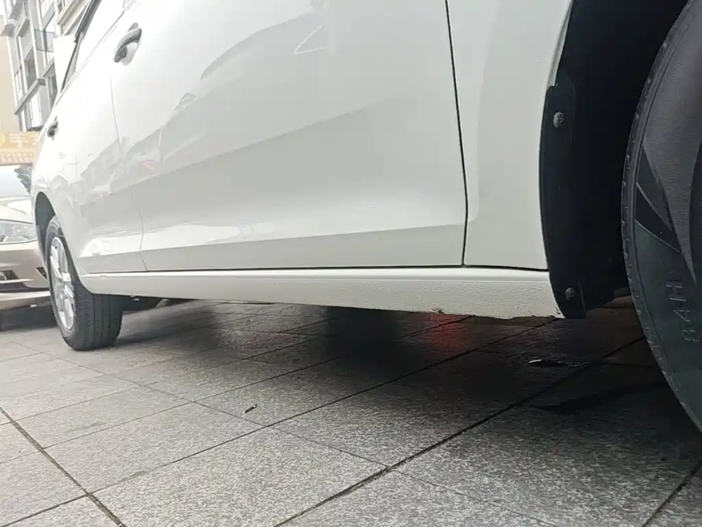 Skoda Rapid 2015 — фото 21