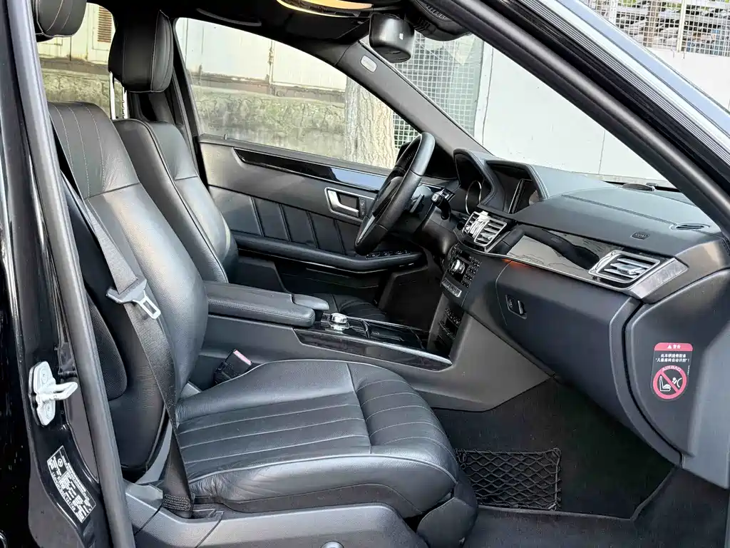 Mercedes-Benz E-Class 2015 — фото 13