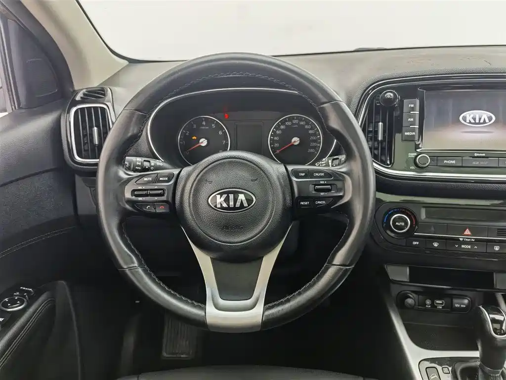 Kia KX3 2015 — фото 11