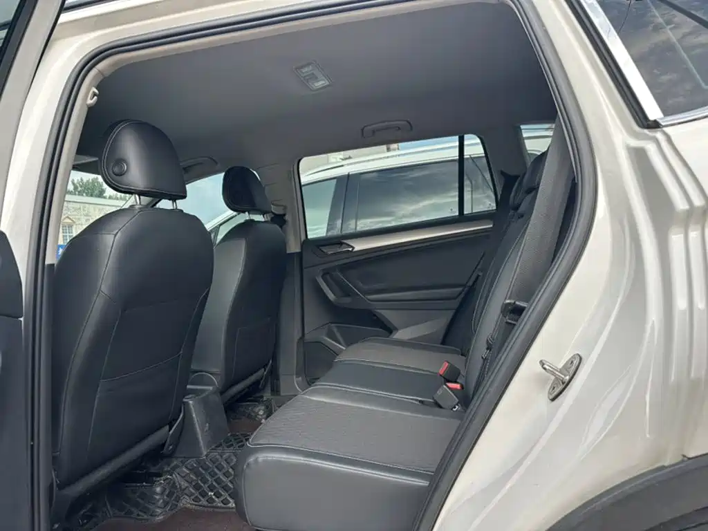 Volkswagen Tiguan L 2018 — фото 13