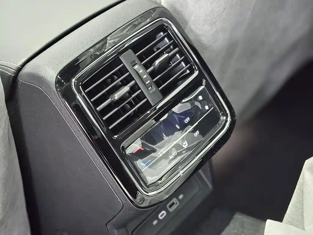 Volkswagen Passat — фото 18